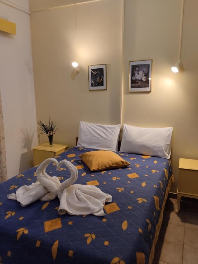 Hôtel Pantheon à Kamena Vourla Extérieur photo